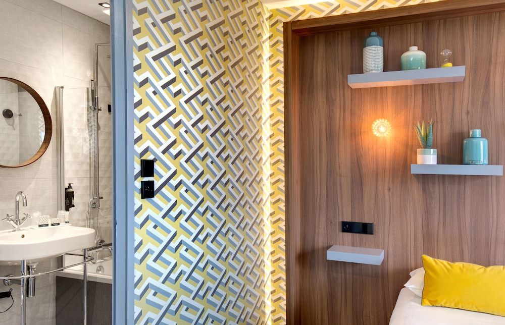 Hôtel Montmorency Deluxe Room 21