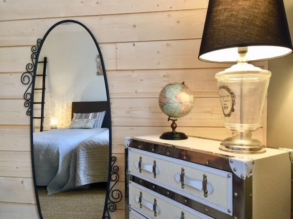 Clos de la Colombe Superior Suite, Private Bathroom, Garden View 12