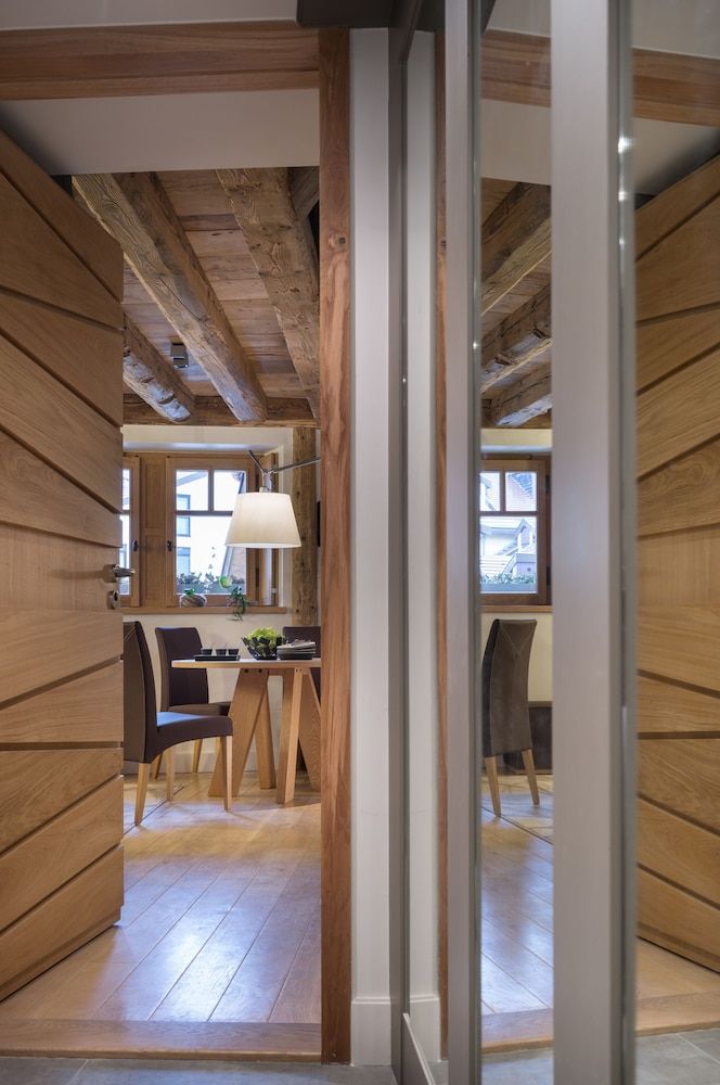 Les Loges Annecy Vieille ville Three-Floor Apartment with Fireplace and Hammam 6