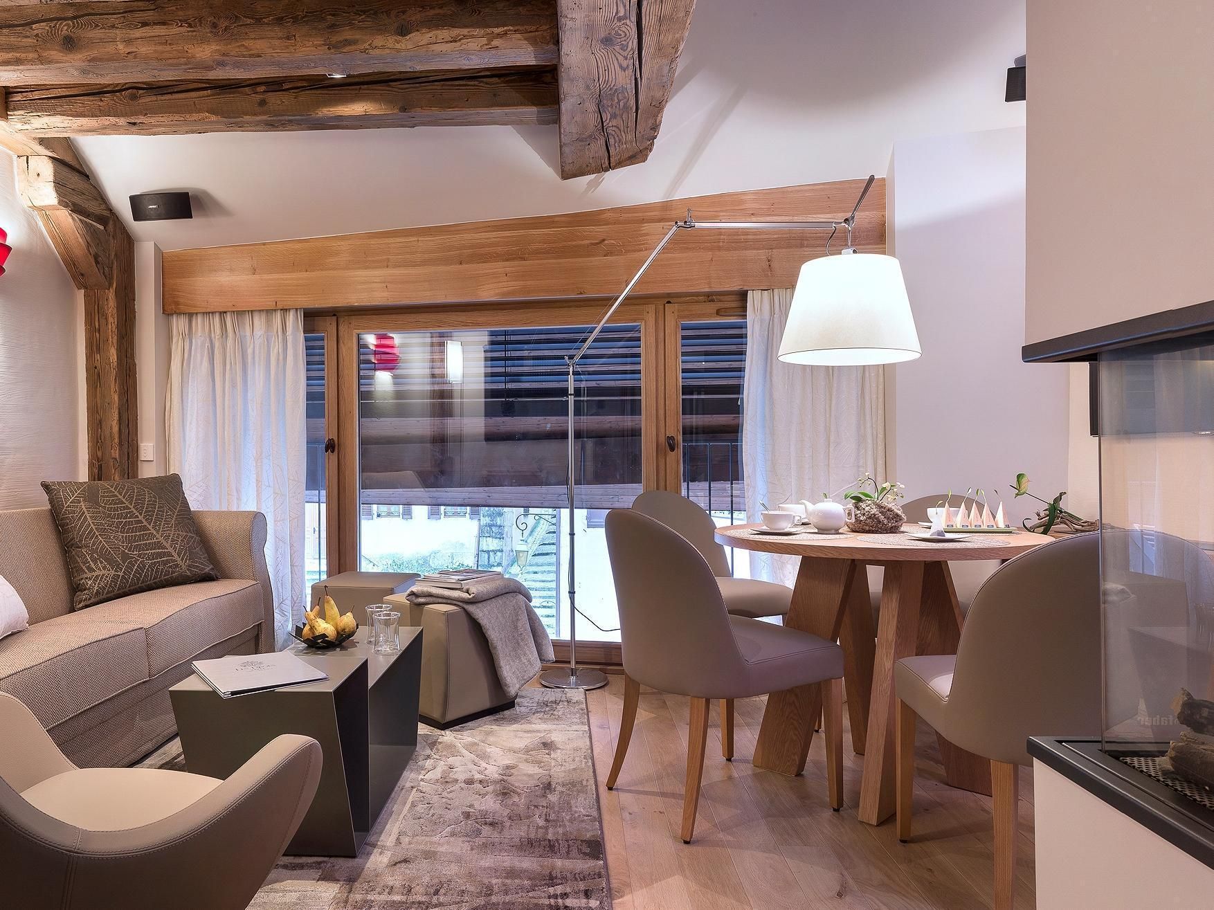 Deluxe Duplex Apartment with Fireplace and Shower Hamma