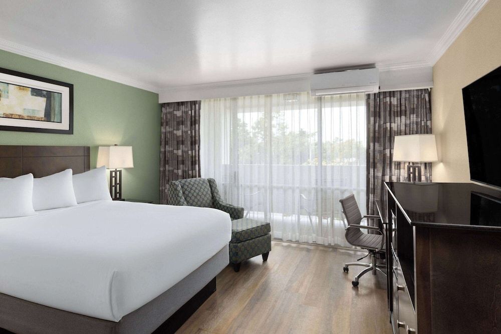 undefined Travelodge by Wyndham Monterey Bay