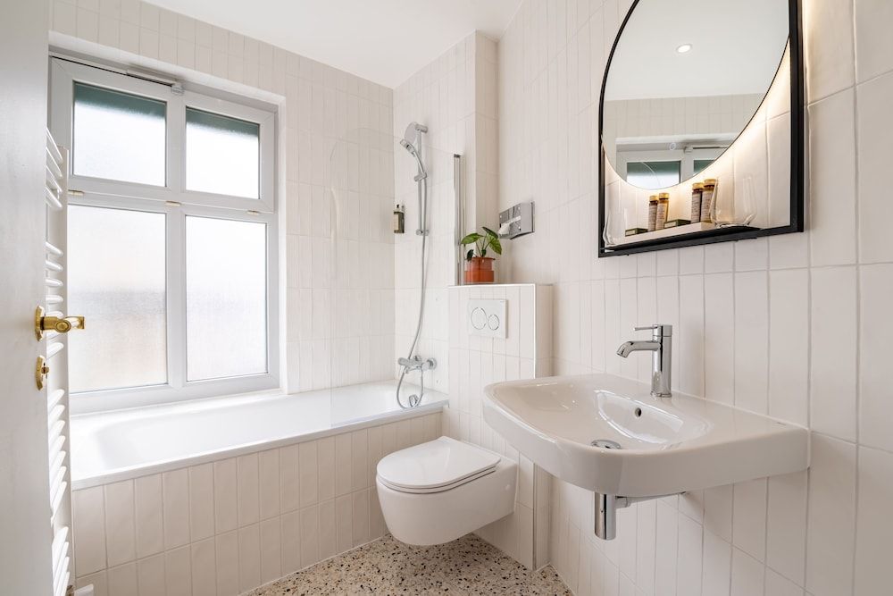 Queens Boutique Hotel Comfort Double Room, Bathtub 4