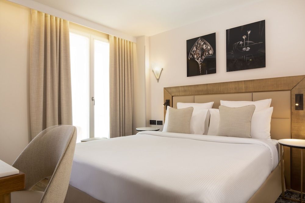 undefined Hotel Des Champs Elysees 10