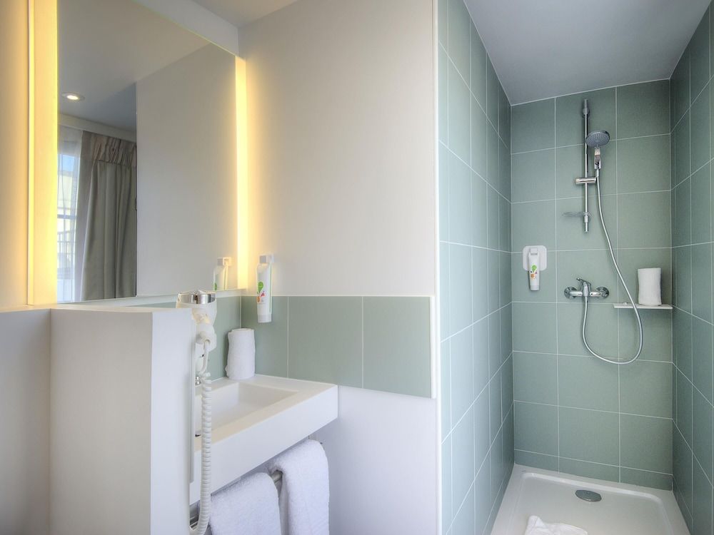 Ibis Styles Nice Centre Gare Standard Room, 2 Twin Beds 7