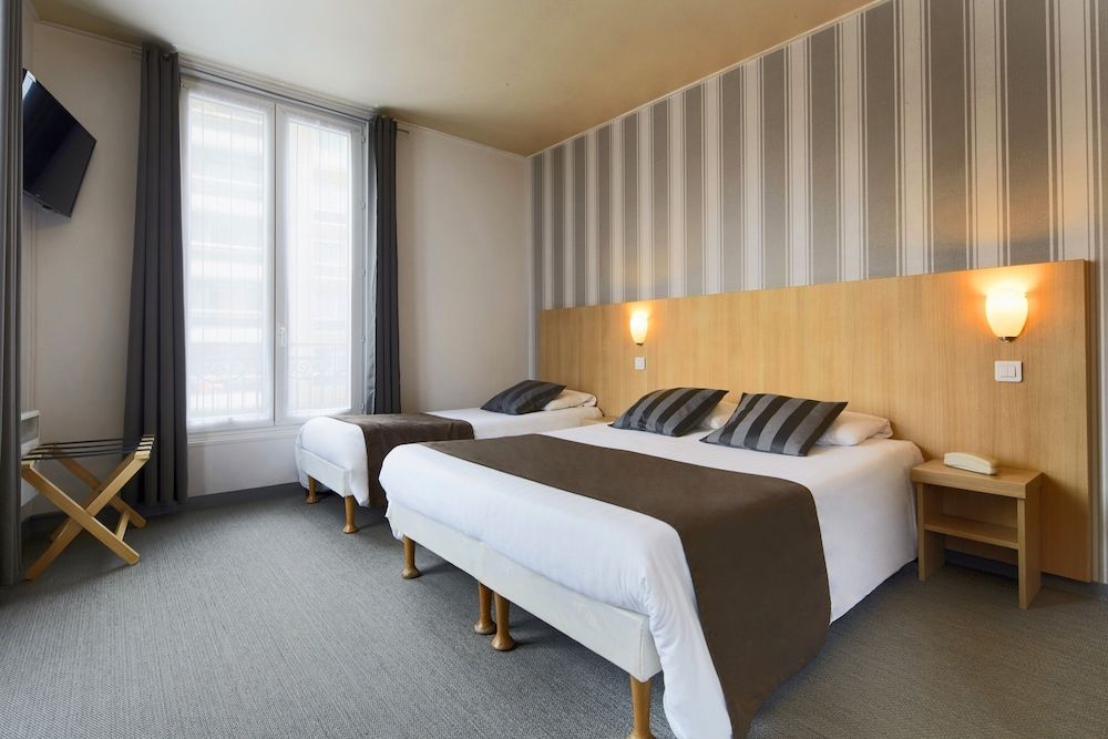 Hotel Paris Villette Triple Room 2