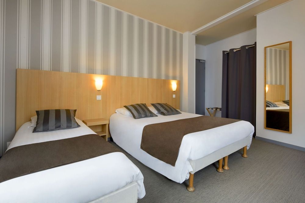 Hotel Paris Villette Triple Room