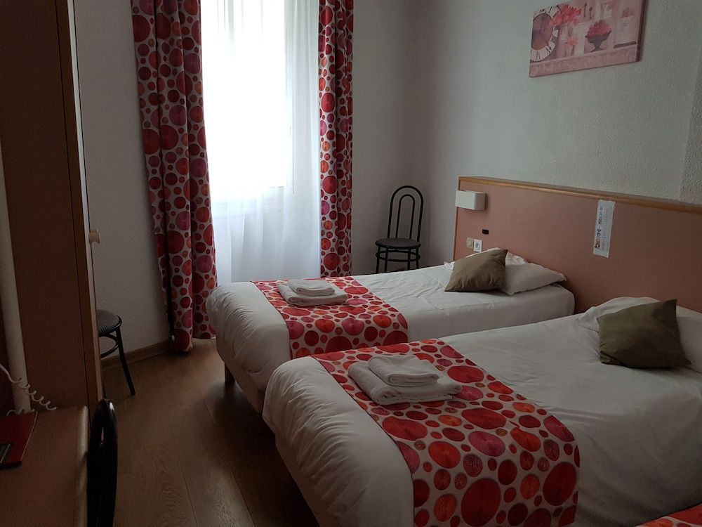 Classic Twin Room
