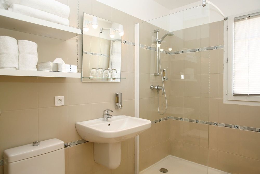 Best Western Hotel Casa Bianca, Piscine Intérieure et Extérieure Standard Room, 1 Queen Bed, Accessible, Ground Floor (Walk-in Shower) 5