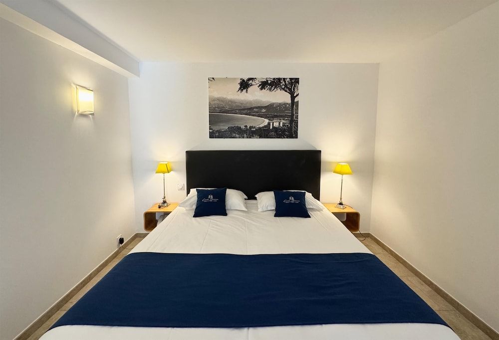 Comfort Room, 1 Queen Bed, Non Smoking (with Sofabed)