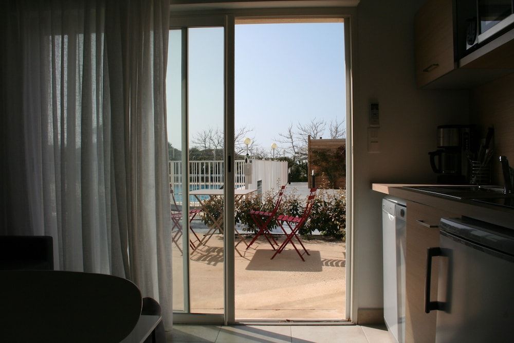 Studio 2/4 Persons With Pool View