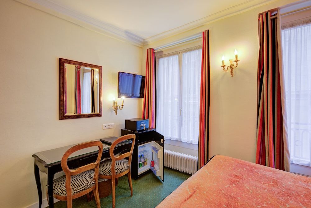 Hôtel La Sanguine Standard Double Room 4