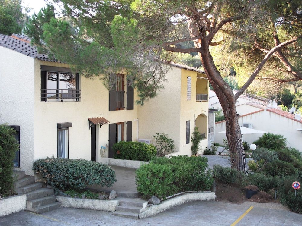 Domaine Saint Pierre Apartment, 1 Bedroom, Sea View 2