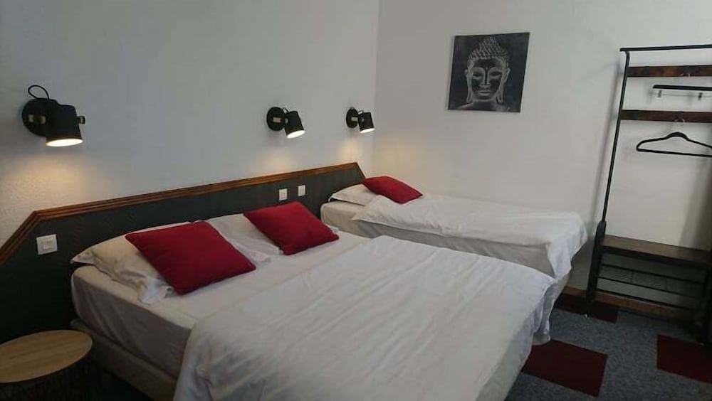 Hotel des deux porches Twin Room 5