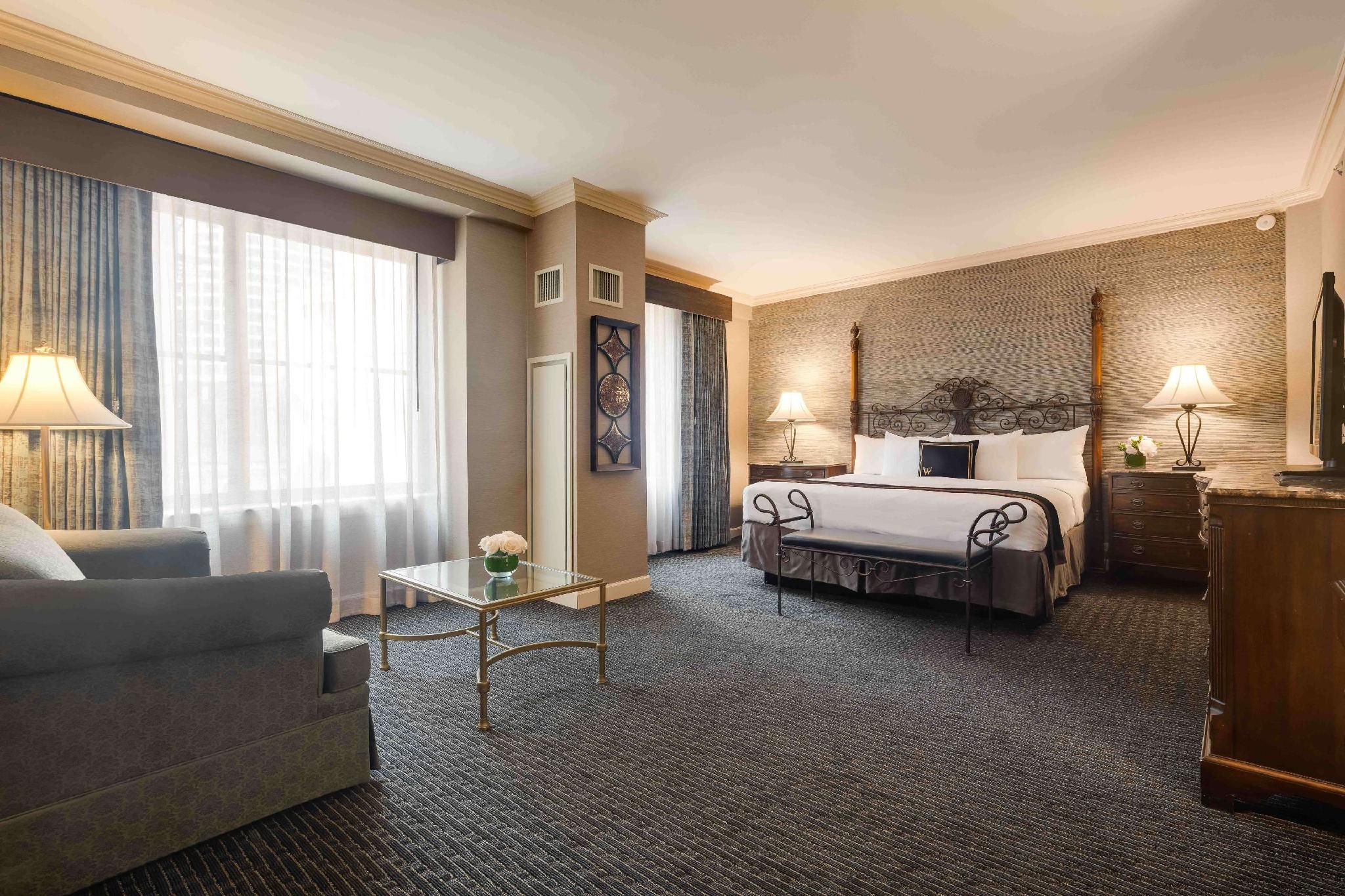 Suite - 1 King Four-poster Bed, Nonsmoking, Sofabed, Sitting Area