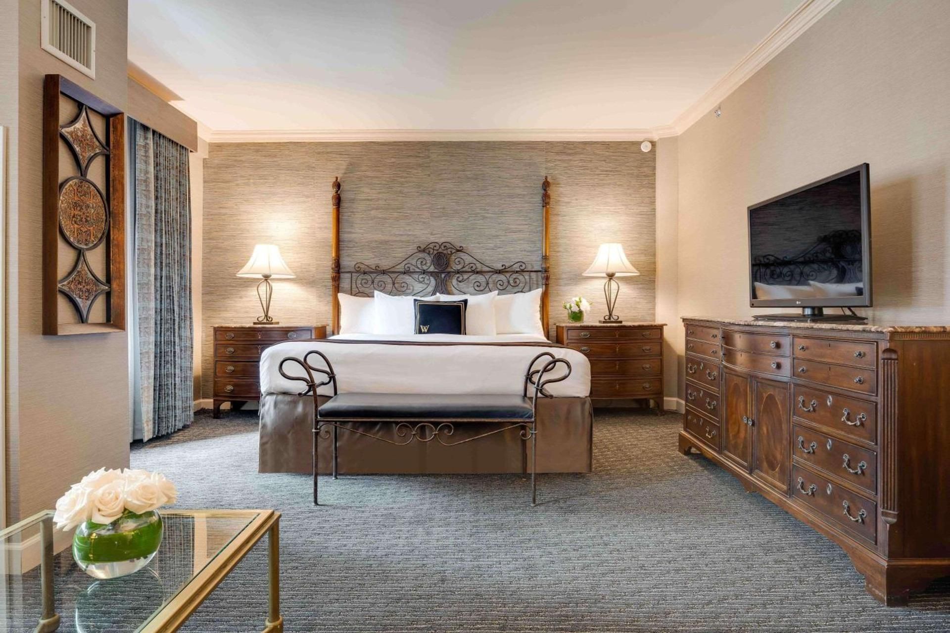 One-Bedroom King Suite with Living Room and Wet Bar - Non-Smoking
