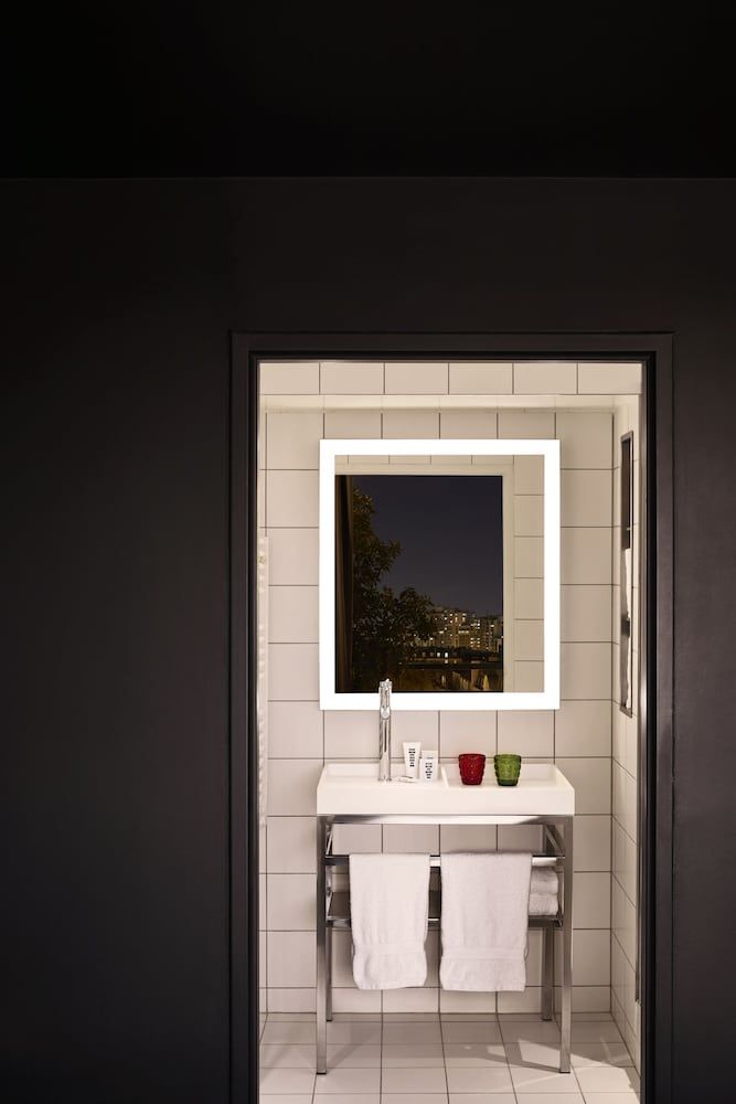 Mama Shelter Paris East Double Room, 1 Double Bed (Small Mama) 4