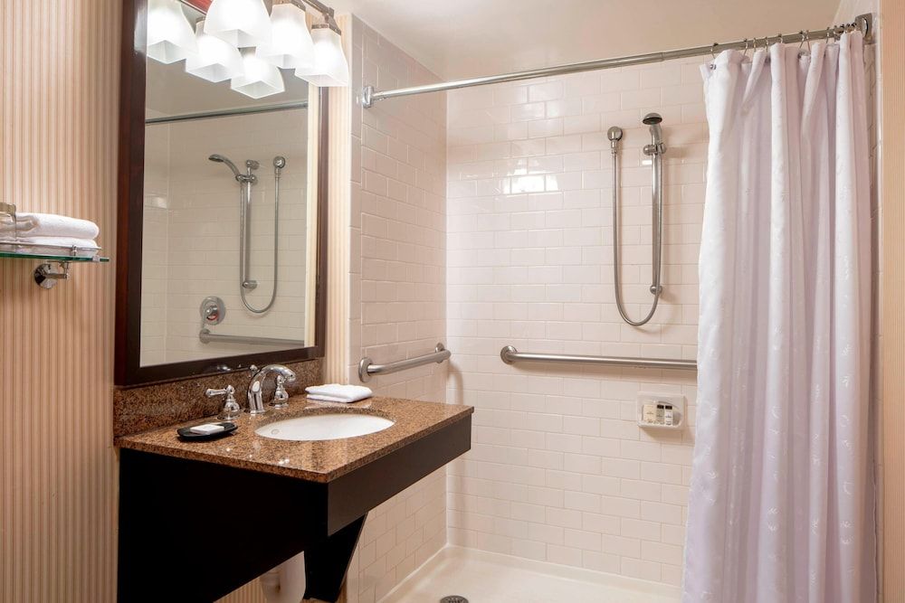 undefined Sheraton Houston Brookhollow Hotel 9