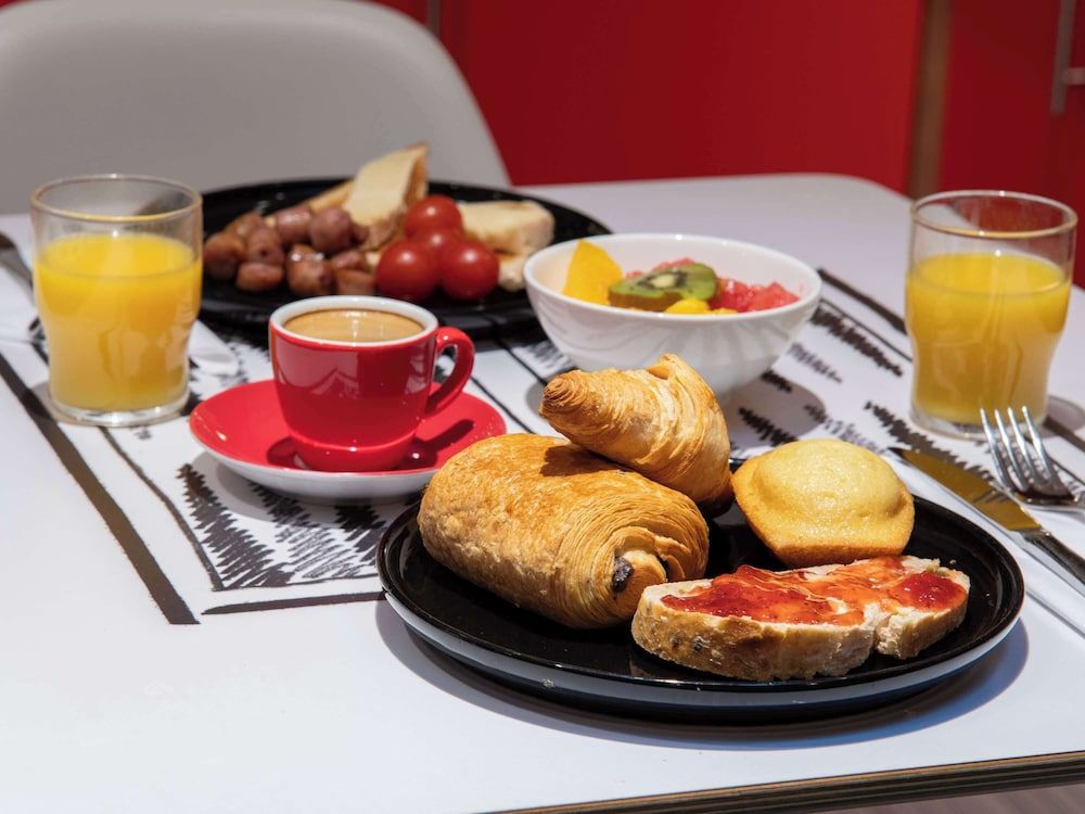 undefined Ibis Paris Avenue De La Republique 9