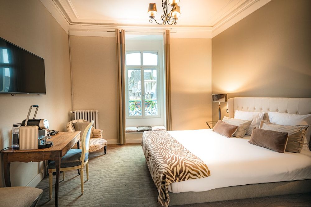 Prestige Room