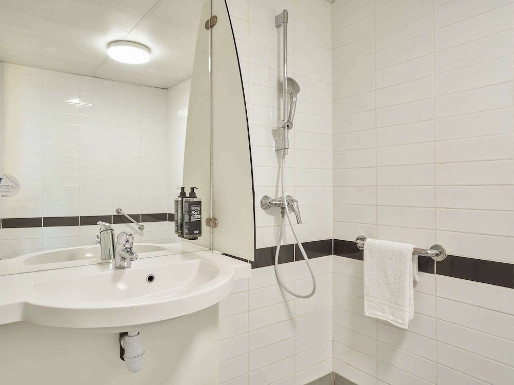 Twin Room, Accessible (Smart)