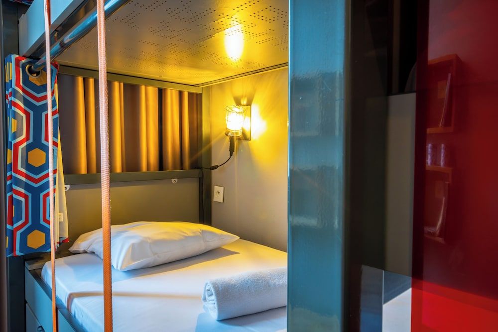 Bed in 6-bed Dorm Men Shared Bathroom
