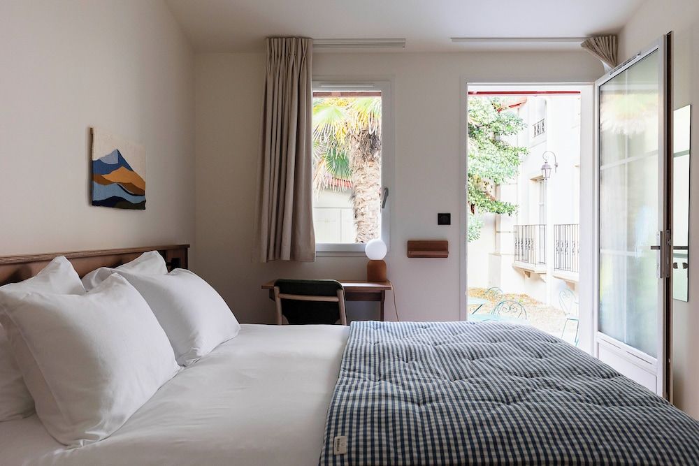 Alfred Hotels Port-Vieux Superior Room, Courtyard View