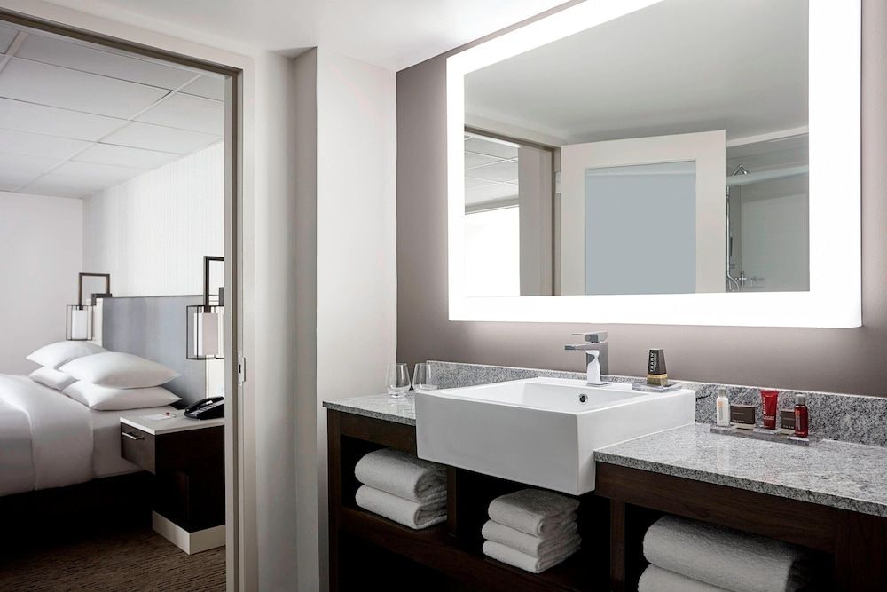 Washington Marriott Georgetown Room, 2 Double Beds, Non Smoking (Hearing Accessible) 5