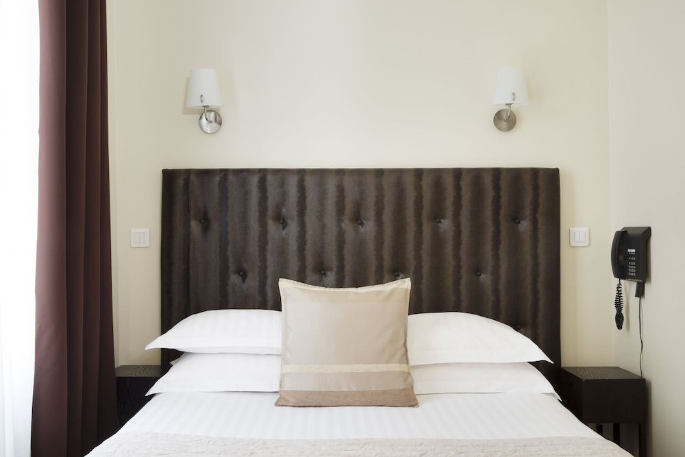 Lion d'Or Paris Hotel Standard Double Room 3