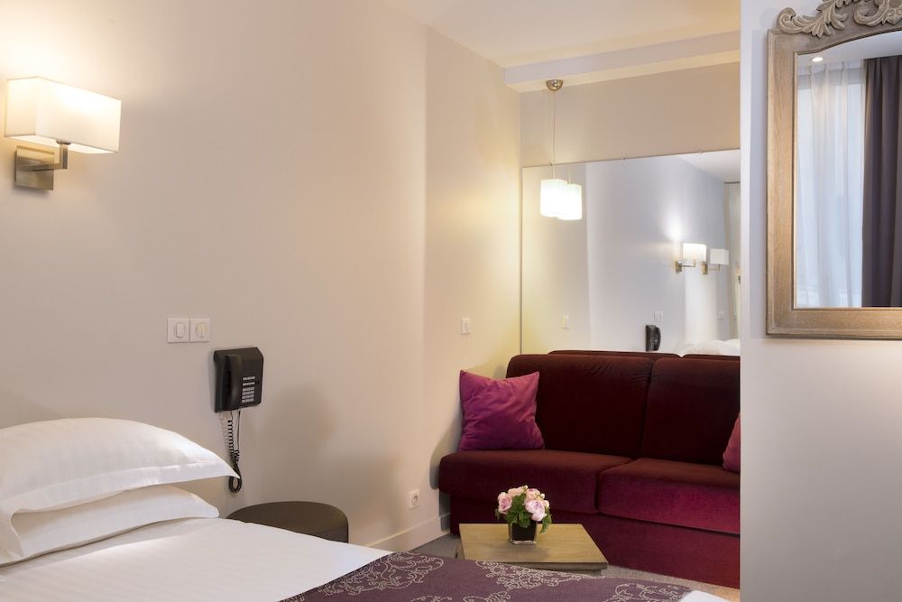 undefined Lion d'Or Paris Hotel 7