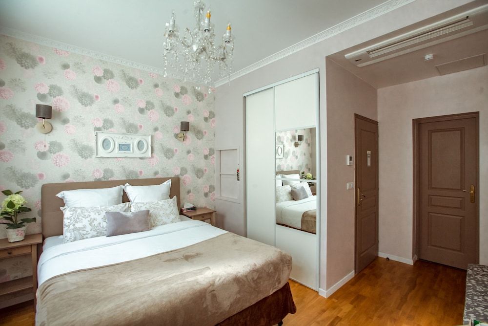 La Maison Gobert Paris Hotel Particulier Classic Double Room, 1 Bedroom, Non Smoking, Private Bathroom 6