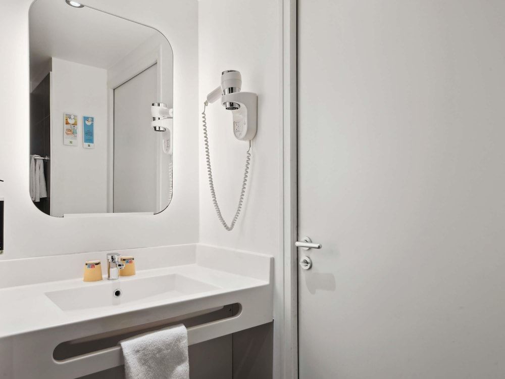 Ibis Styles Paris Charles de Gaulle Airport Standard Double Room, 1 Double Bed 5