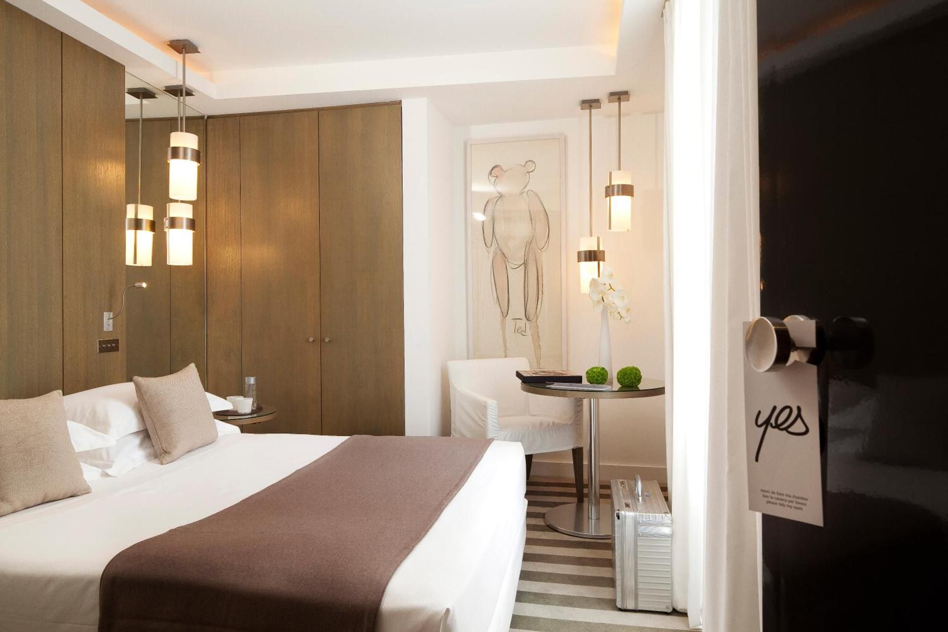 undefined Hotel Le A 10