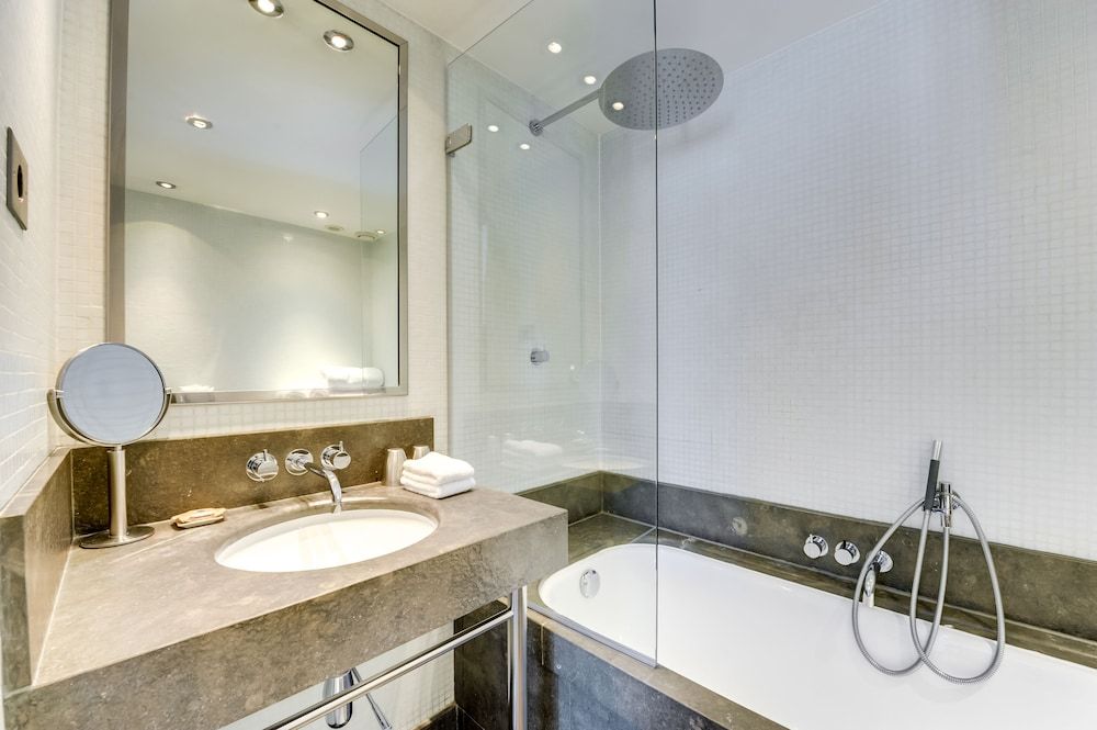 Hotel Le A Superior Double Room 4