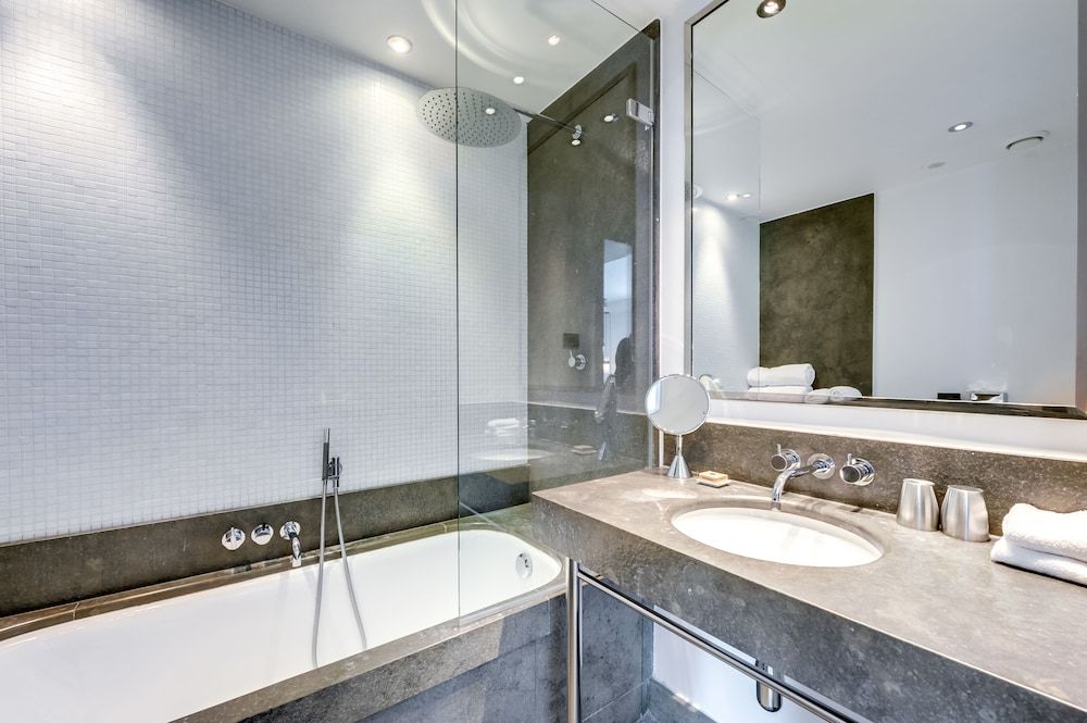 undefined Hotel Le A 10