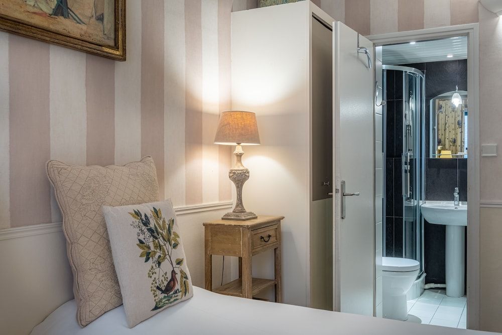 undefined Hotel de l'Avre 9