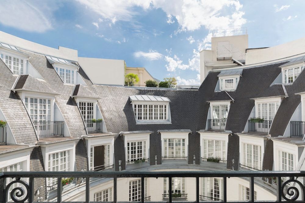 undefined Le Bristol Paris - Oetker Hotels 3