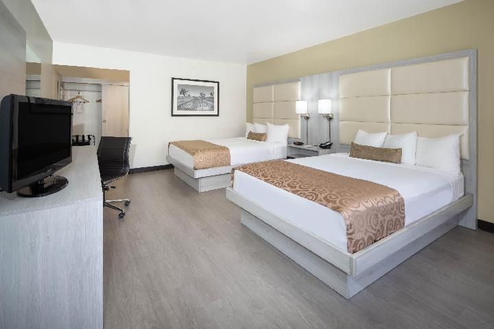 2 Queen Beds, Deluxe Mobility/Hearing Impaired Accessible Room, Non-Smoking