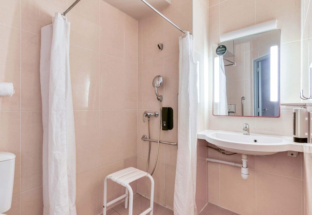 B&B HOTEL Narbonne (2) Double Room, Accessible, Non Smoking 5