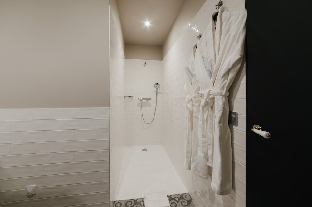 Hotel la Robeyere, BW Signature Collection Deluxe Room, 1 King Bed, Non Smoking 5