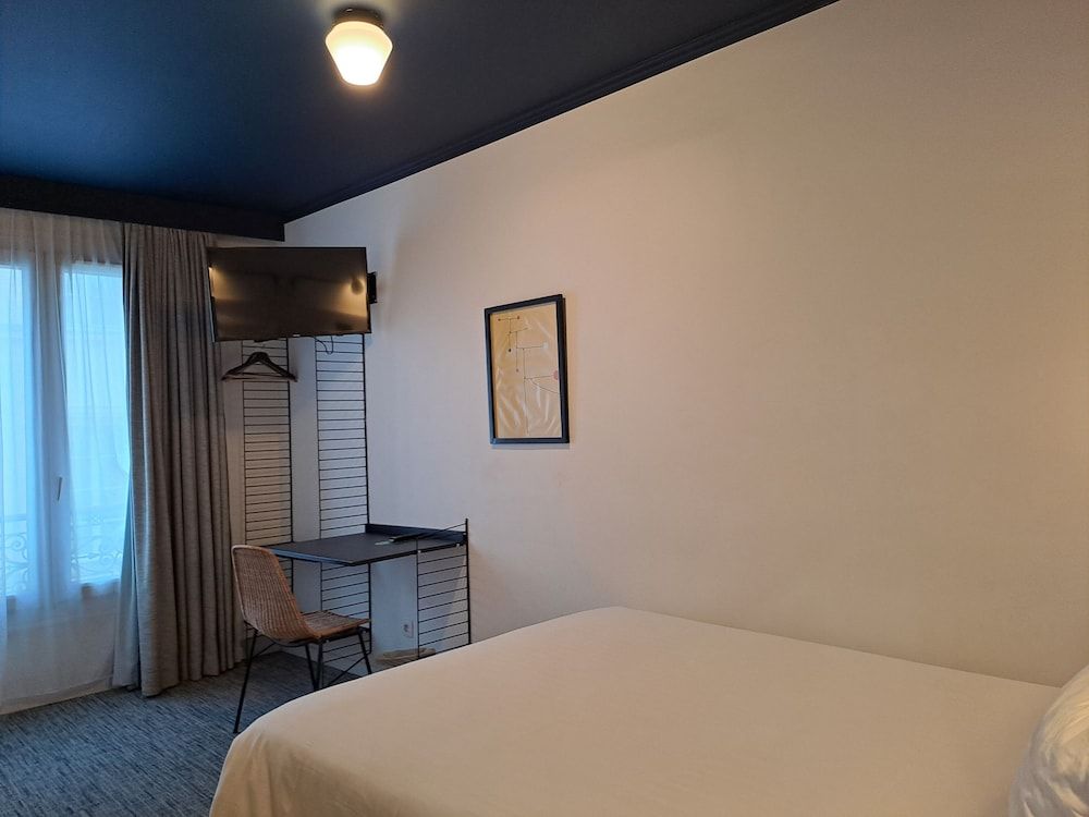 Hotel Lucien Classic Double Room, 1 Double Bed 3