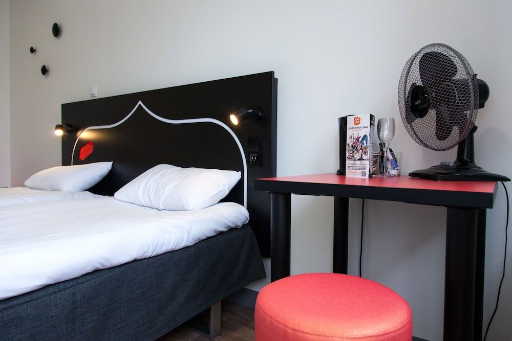 St Christopher's Budget Hotel Paris Standard Double Room 3