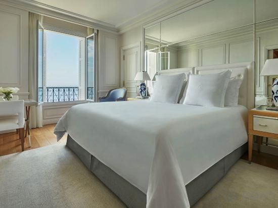 Palace Sea View Room Queen bed