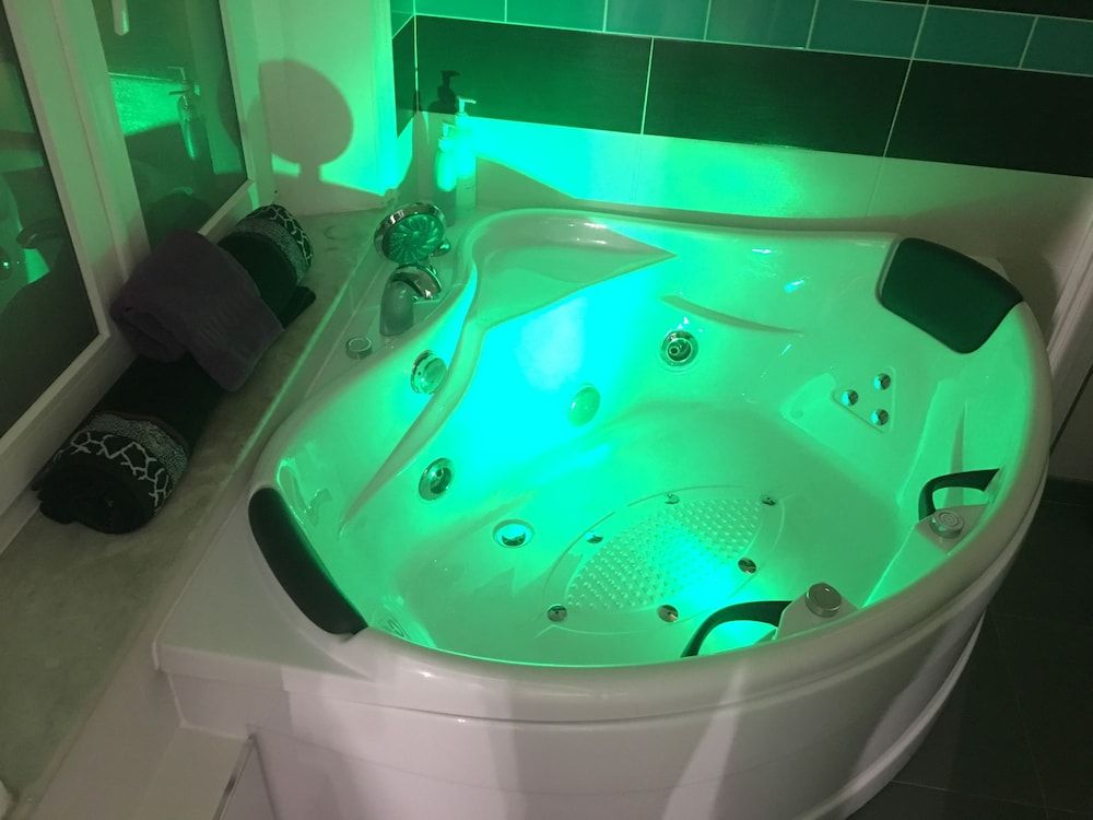 Royal Double Room, 1 Queen Bed, Jetted Tub, Garden View