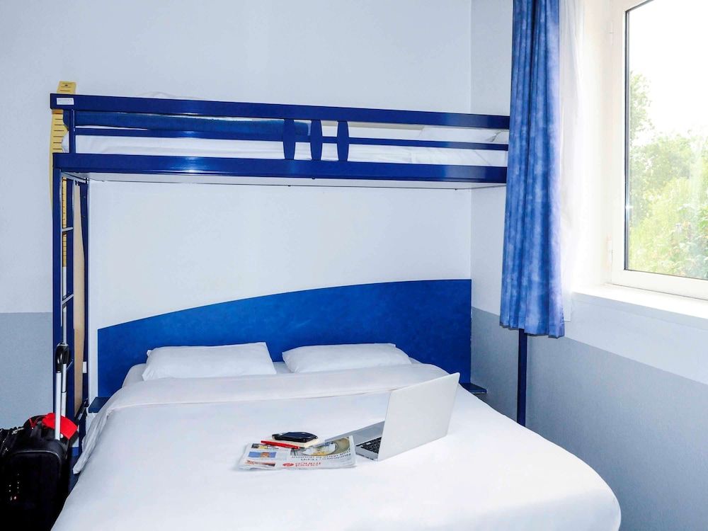 Triple Room, Multiple Beds