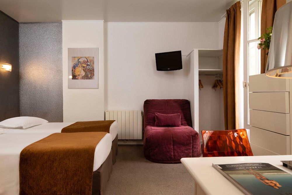 undefined Hotel Le Hameau de Passy 4