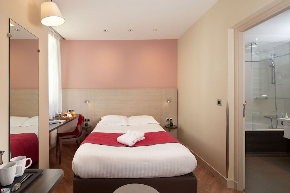 undefined Hotel de Sevigne 9