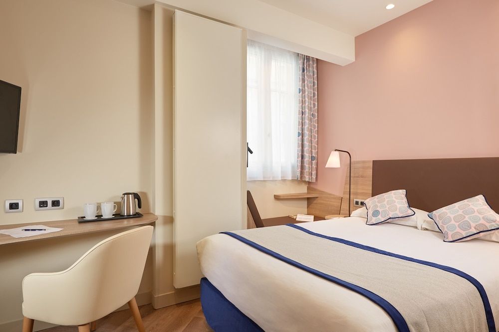 undefined Hotel de Sevigne 8