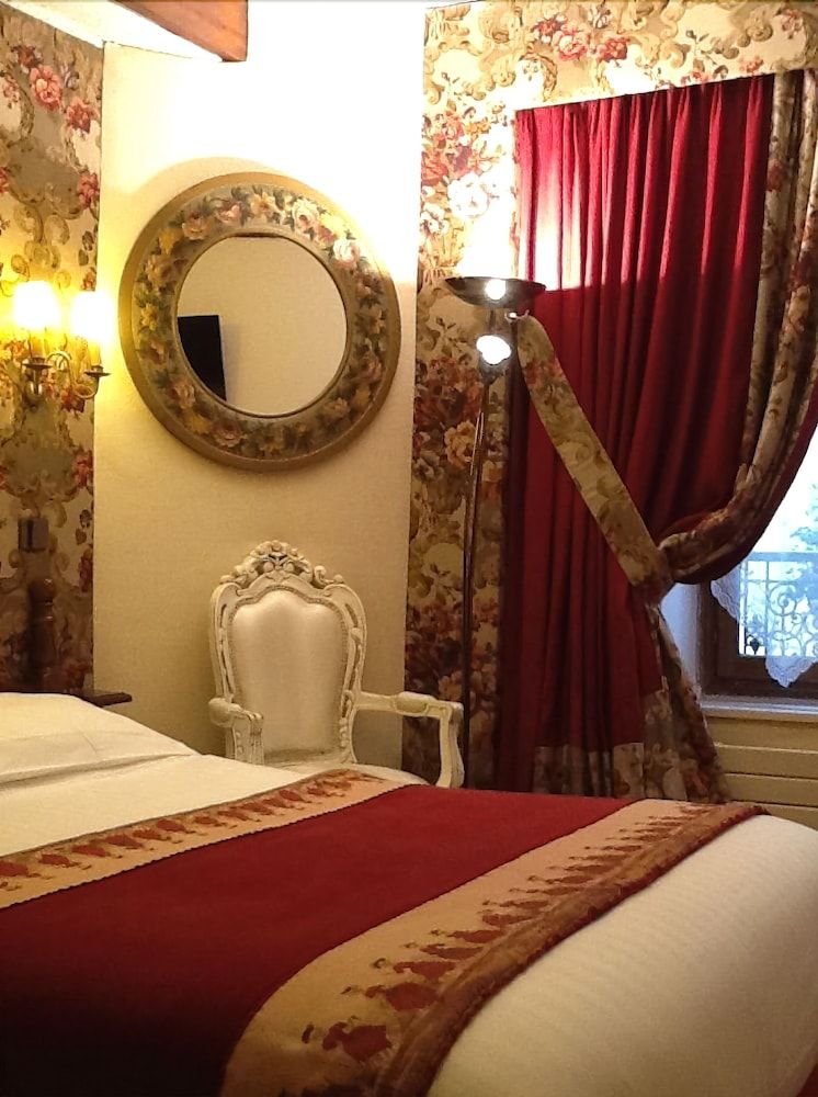 Grand Hotel Dechampaigne Classic Double Room 7