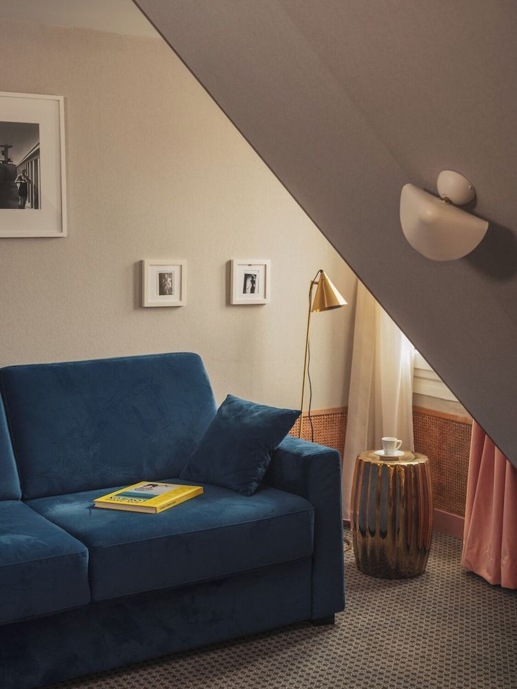 undefined Handsome Hotel 8