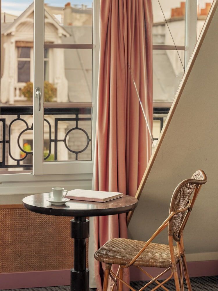 undefined Handsome Hotel 5